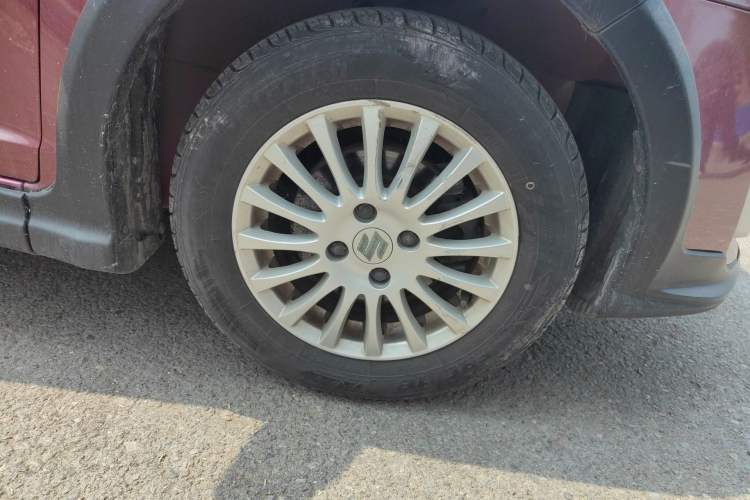 Used Suzuki Swift 2014 1.3L Manual Standard Edition Right Front Wheel Hub