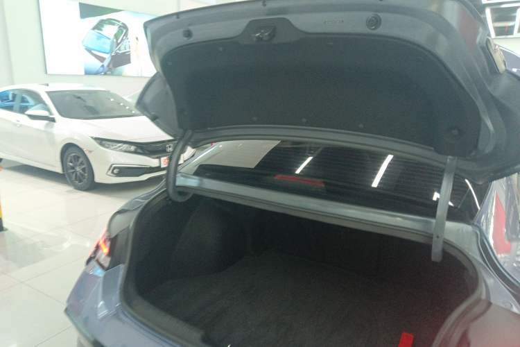 Used Hyundai Elantra 2023 1.5L CVT LUX Prestige Edition Trunk