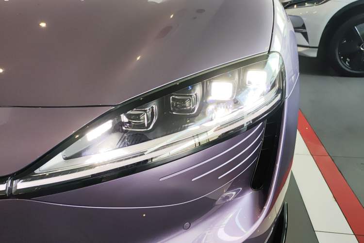 Used Hima Luxeed S7 2025 785 km Ultra Left Front Headlight