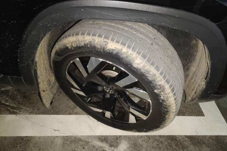 Used Volkswagen Teramont 2021 330TSI Two-Wheel-Drive Prestige Luxury Edition Right Front Wheel Hub