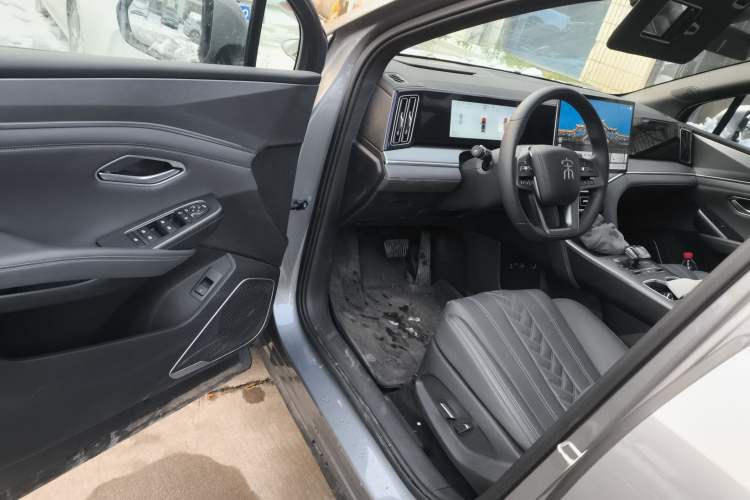 Used BYD Song L DM-i 2025 Intelligent Driving Version 112 km Beyond-Range Type
