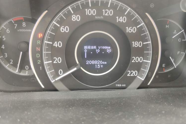 Used Honda CR-V 2012 2.4L four-wheel drive luxury version Odometer Close Up