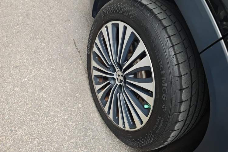 Used Nio EC6 2020 615 km Performance Edition Right Rear Wheel Hub