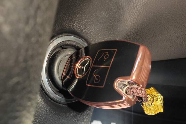 Used Mercedes-Benz R-Class 2017 R 320 4MATIC Business Edition Prestige Model
