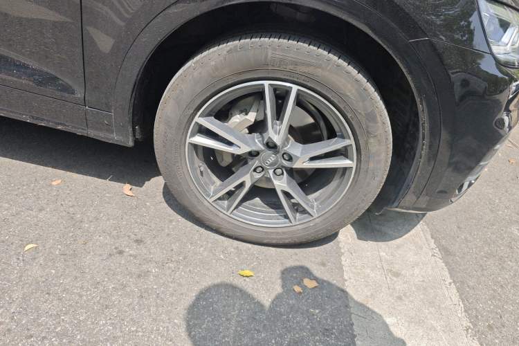 Used Audi Q5L 2020 Updated 40 TFSI Prestige Fashion Edition Right Front Wheel Hub