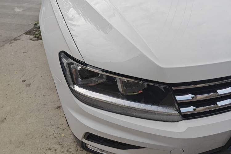 Used Volkswagen Tiguan L 2020 330TSI Automatic Two-Wheel Drive Luxury Edition China VI Standard Right Front Headlight