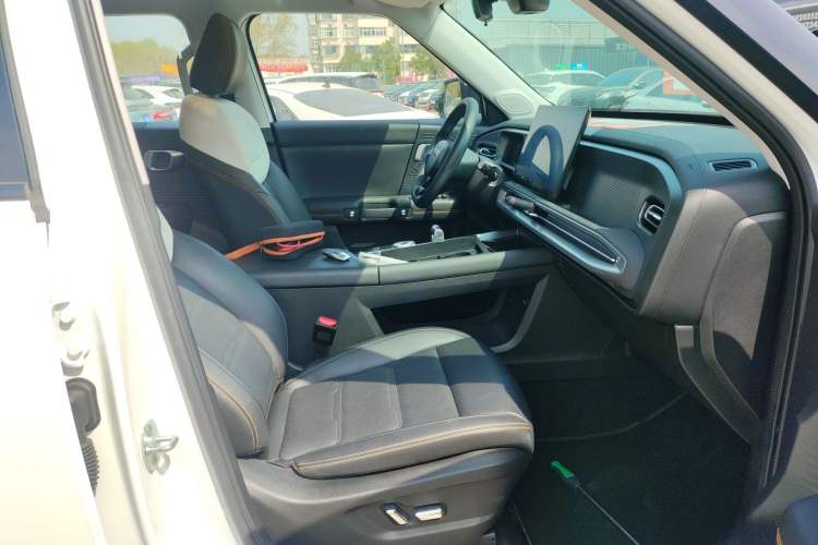 Used BAIC Off-Road BJ30 2024 1.5T Magic Electric Drive Advanced Version Right Front Seat