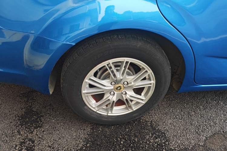 Used Chevrolet Aveo Sonic 2014 Sedan 1.4SL AT Stylish Sunroof Edition
