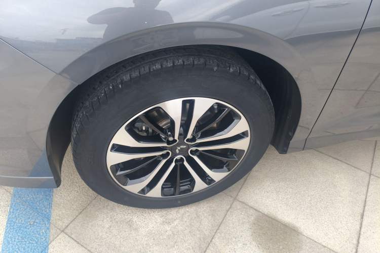 Used Wuling Victory 2020 1.5T CVT Flagship Edition Left Front Wheel Hub