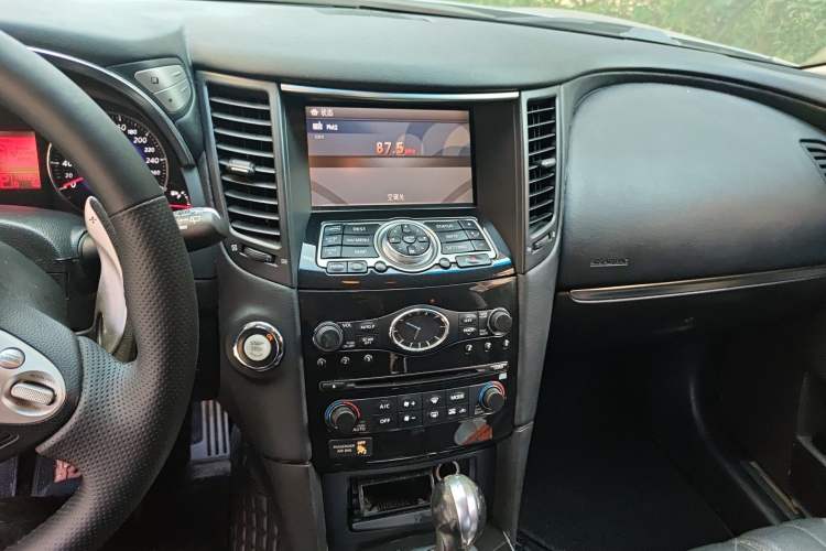 Used Infiniti FX 2010 FX35 Standard Edition Audio And AC Panel