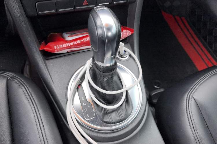 Used Volkswagen Beetle 2013 1.4TSI Fashion Edition Gear Lever