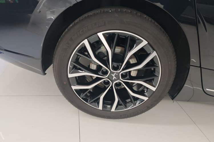 Used XPeng P5 2024 500 Plus Edition Right Rear Wheel Hub