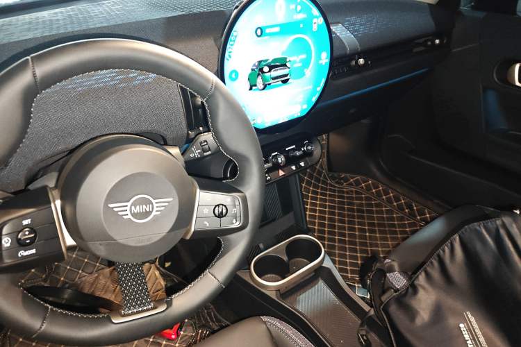 Used MINI 2025 1.5T COOPER Classic Edition
