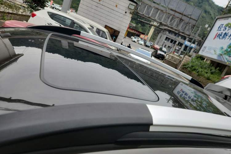 Used Baojun 560 2015 1.8L manual luxury version
