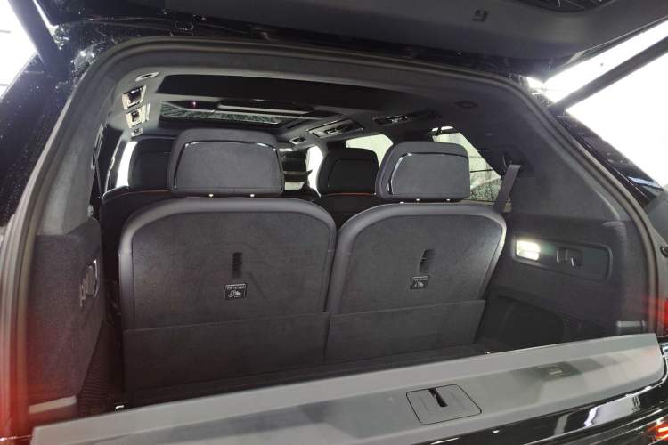 Used Zeekr 9X 2025 Moon Black Edition 70kWh
