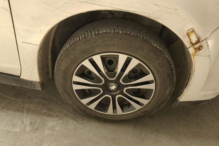 Used Venucia R50 2013 1.6L Manual Fashion Edition