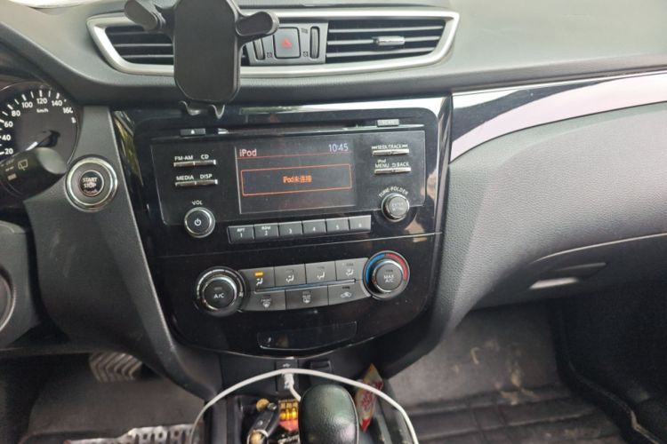 Used Nissan Qashqai 2016 2.0L CVT Luxury Edition Audio And AC Panel