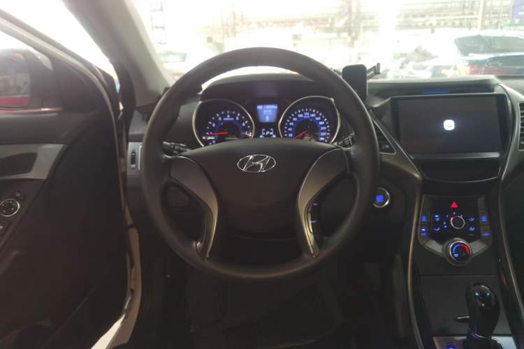 Used Hyundai Elantra (5th Generation / Langdong) 2015 1.6L Automatic Leading Model