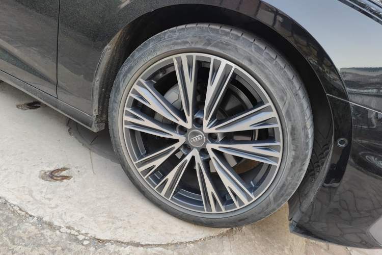 Used Audi A6L 2021 45 TFSI Prestige Dynamic Edition Right Front Wheel Hub