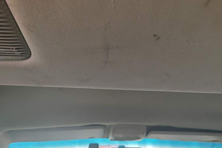 Used Jinbei Hiace 2011 2.0L 5th Generation Power King Classic 4G20D4B
