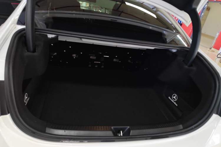 Used Mercedes-Benz A-Class 2022 Revised Version A 200 L Sport Sedan Fashionable Style
