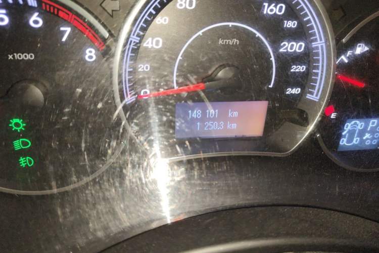 Used Renault Koleos 2013 2.5L 4x4 Comfort Edition Odometer Close Up