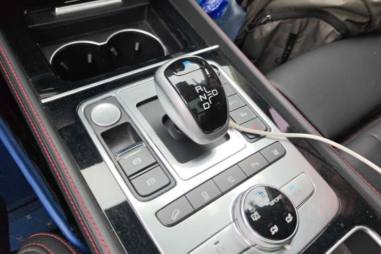 Used BYD Tang New Energy 2018 DM 2.0T All-Wheel Drive Smart Connect Genesis Edition 7 Seats China V Emission Standard