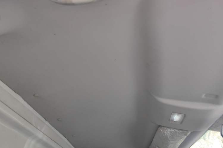 Used Foton Toano 2022 2.8T Manual Jixiang Van Long Wheelbase Ultra-High Roof Rear Dual Tires 3-Seater F2.8NS6B177L
