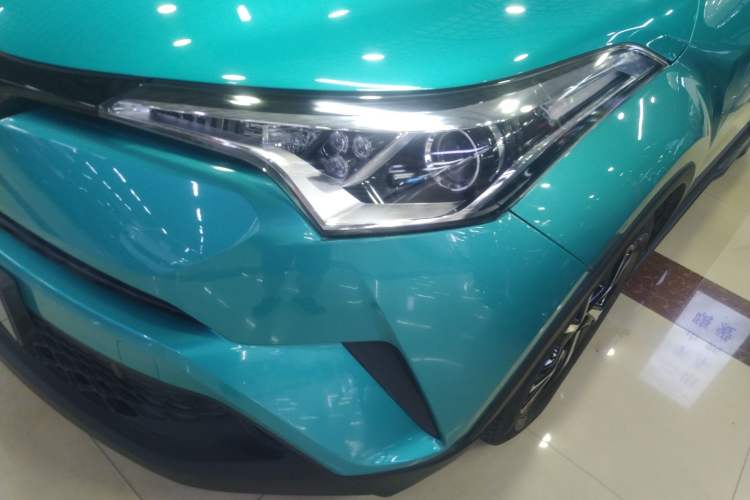Used Toyota C-HR 2018 2.0L Leading Edition China VI
