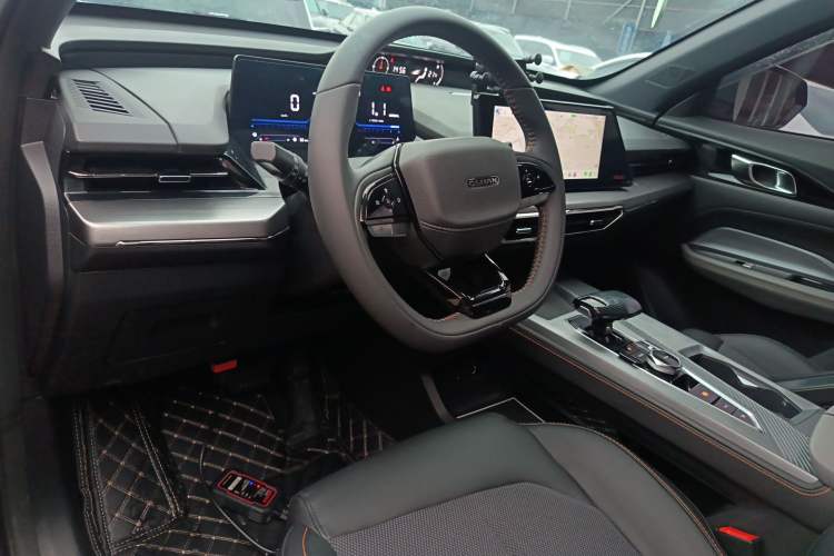 Used Oshan Z6 2022 Blue Whale 1.5T DCT Luxury Model
