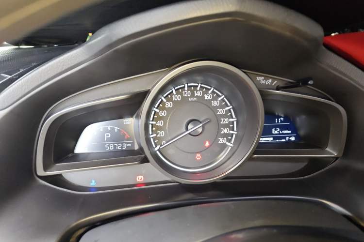 Used Mazda Mazda 3 Axela 2017 Sedan 1.5L Automatic Luxury Model China VI Standard