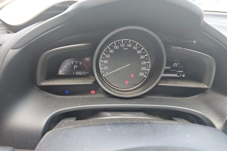 Used Mazda CX-4 2018 2.0L Automatic Two-Wheel Drive Blue Sky Dynamic Version China VI Standard Odometer Close Up