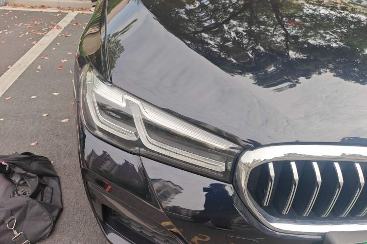 Used BMW 5 Series New Energy 2022 Restyled 535Le Pioneer Edition M Sport Package Right Front Headlight