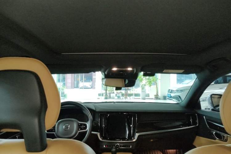 Used Volvo S90 2017 T5 Zhiyuan Edition
