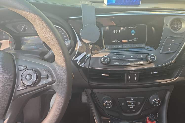 Used Buick Envision 2017 20T Two-Wheel-Drive Tech Edition
