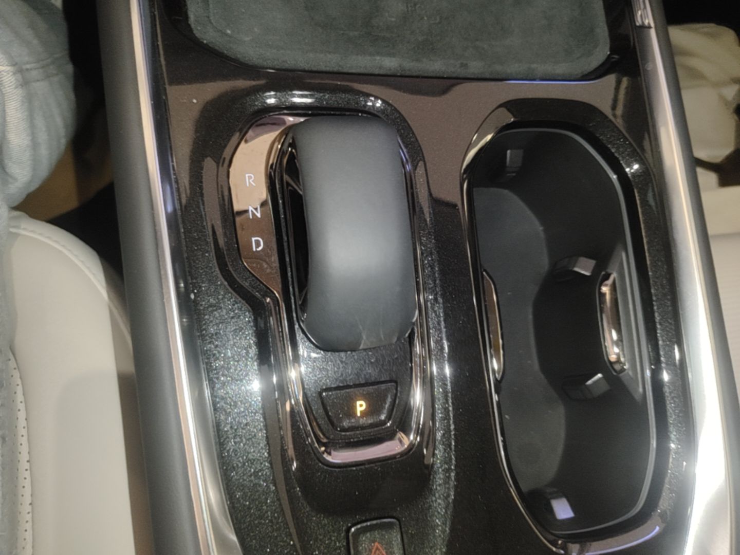 Zeekr 009 2024 GAC Trumpchi — снимка 16