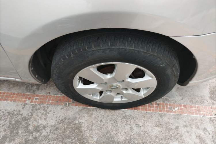 Used Nissan Livina 2007 1.6L Automatic All-Around Model Right Front Wheel Hub