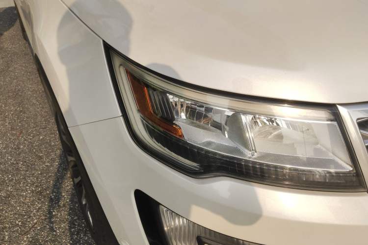 Used Ford Explorer 2017 3.5T Platinum Edition
