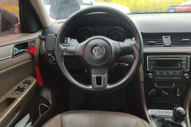 Used Volkswagen Bora 2014 1.6L Manual Comfort Model Steering Wheel