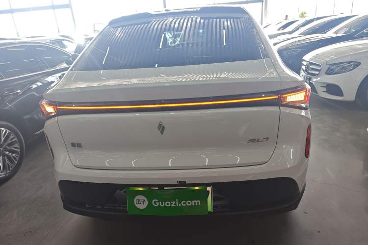 Used Livan Livan 7 2024 605 km Glory Edition