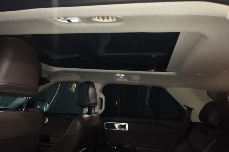 Used Ford Explorer 2024 2.3T EcoBoost Four-Wheel Drive Titanium Edition 7 Seats Headliner