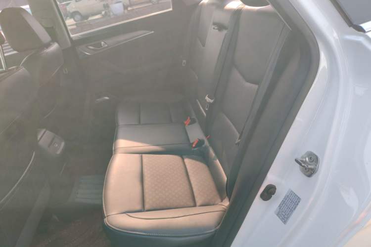 Used Changan Eado 2019 High-Energy Edition 1.6L GDI Manual Pioneer Model China VI Standard
