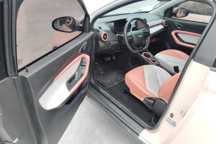 Used Chery Little Ant 2022 Sweet Pink Edition Half-Sugar Version Lithium Iron Phosphate 29.2 kWh 30 kW 301 km