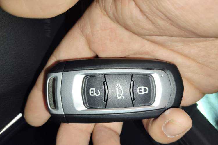 Used Geely Auto Vision X6 2018 1.8L Manual 4G Connect Luxury Edition