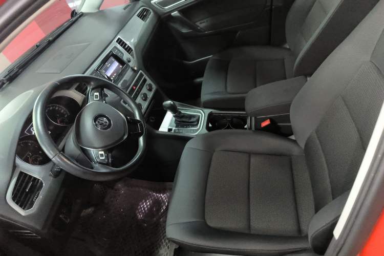 Used Volkswagen Golf Sportsvan 2016 230TSI Automatic Trend Edition Left Front Seat