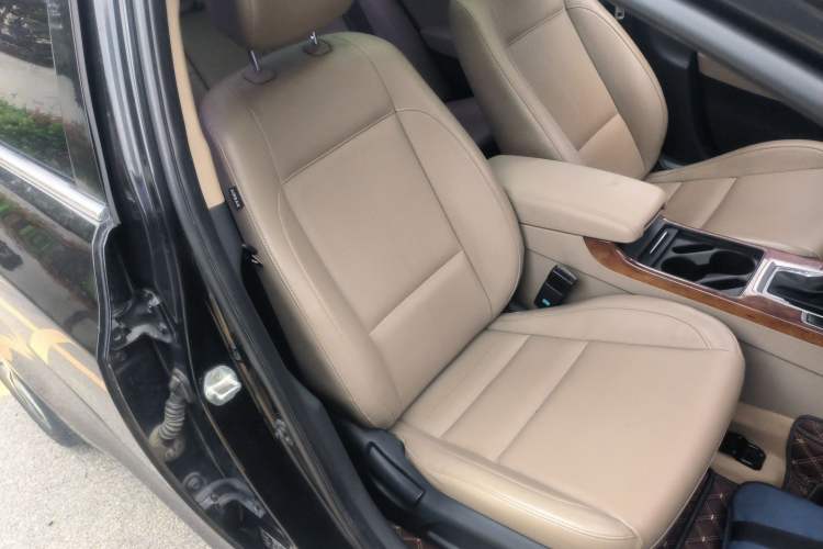 Used Hyundai Mistra 2014 1.8L Automatic Deluxe DLX Model Right Front Seat