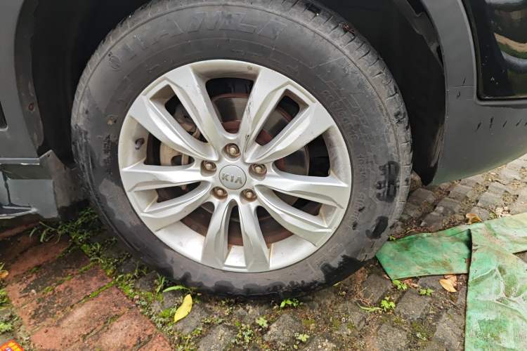 Used Kia Sorento 2012 2.4L Gasoline Comfort Edition