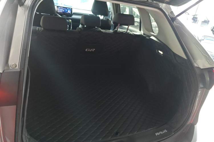 Used Toyota RAV4 2023 2.0L CVT Two-Wheel Drive Fashion Edition Trunk