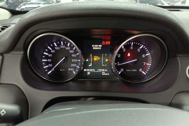 Used Land Rover Discovery Sport 2016 2.0T HSE Instrument Cluster