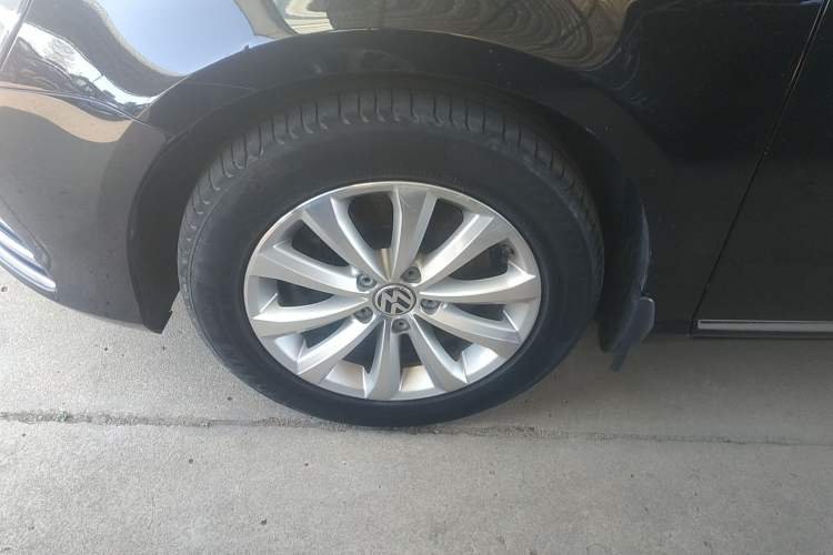 Used Volkswagen Magotan 2015 1.8TSI Advanced Model Exterior 4